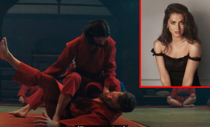 Ana de Armas practicing ballet positions during Ballerina preparation